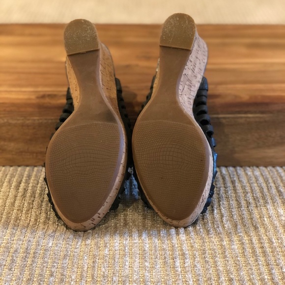 Crown Vintage Black Wedges - Picture 3 of 6